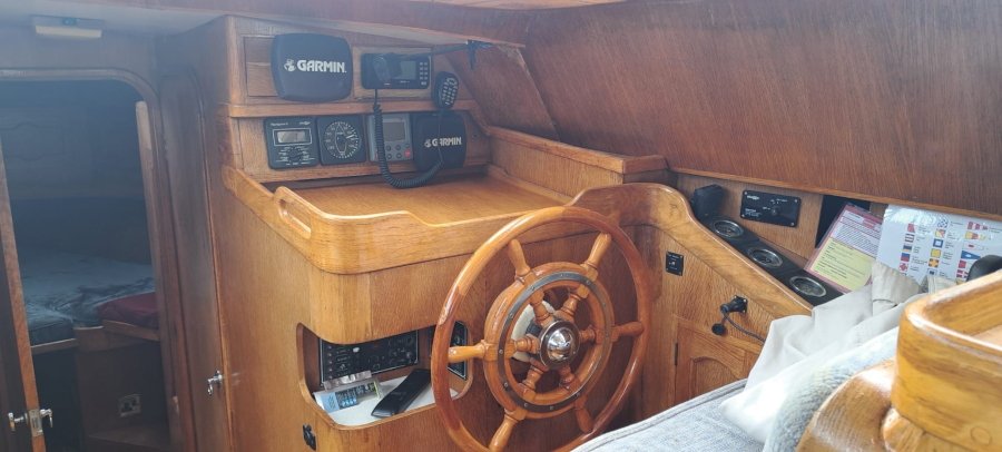 Colvin Countess 37